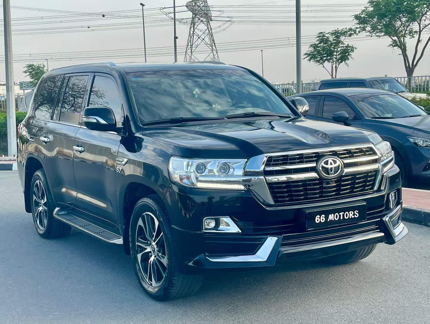 2021 Toyota Land Cruiser VXR GCC 5.7 V8