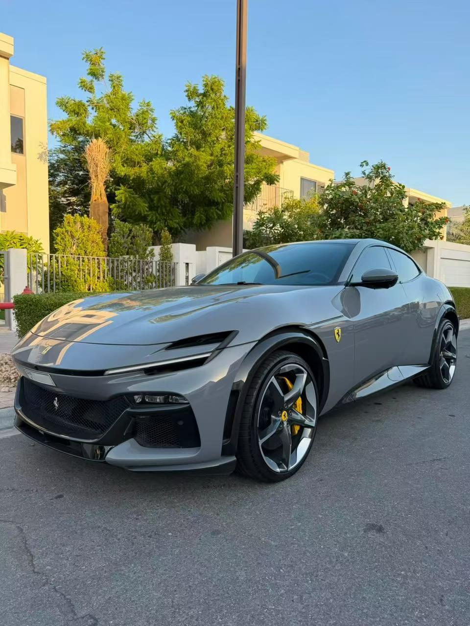 2025 Ferrari Purosangue, 8,000 km
