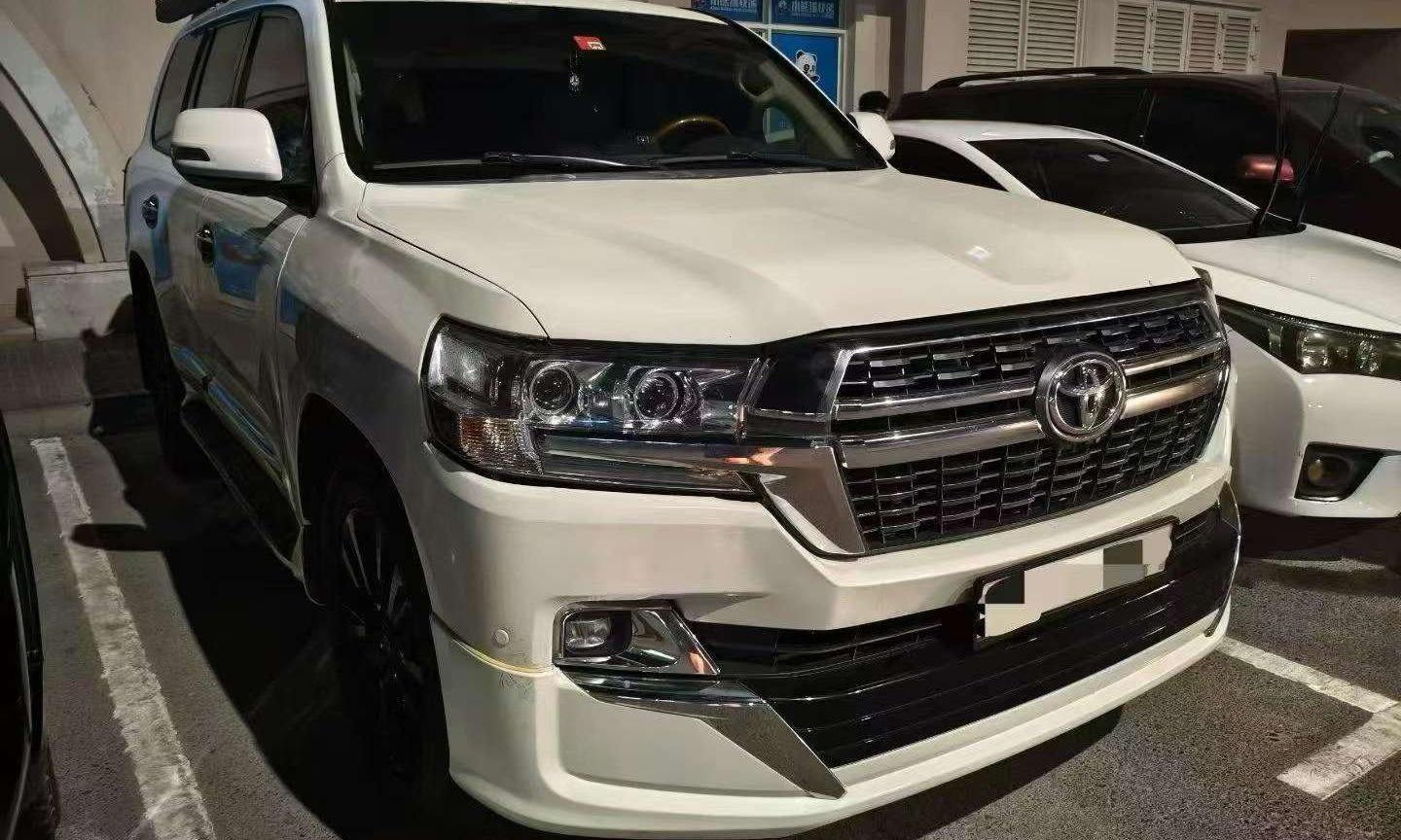 2014 Toyota Land Cruiser 4.6 V8 GCC, 270,000 km