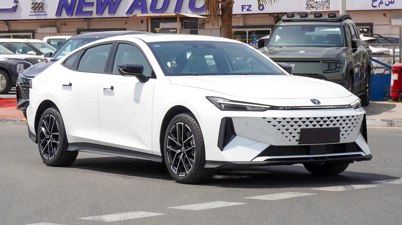 العلامة التجارية الجديدة Uni-V IDD Smart Cool 2024 1.5L Hybrid 2WD |أبيض/أسود |N-UNI-V-1.5-24 |للمحليين