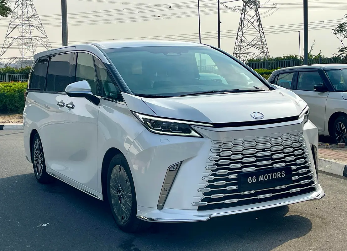 2026 Lexus LM 350h Takumi VIP 4-Seater, 26 km