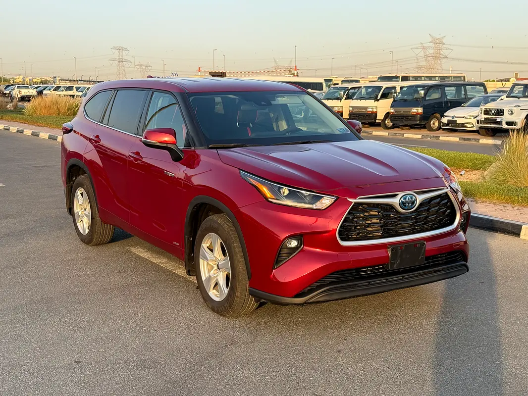 2021 Toyota Highlander LE Hybrid AWD - AED 77,000