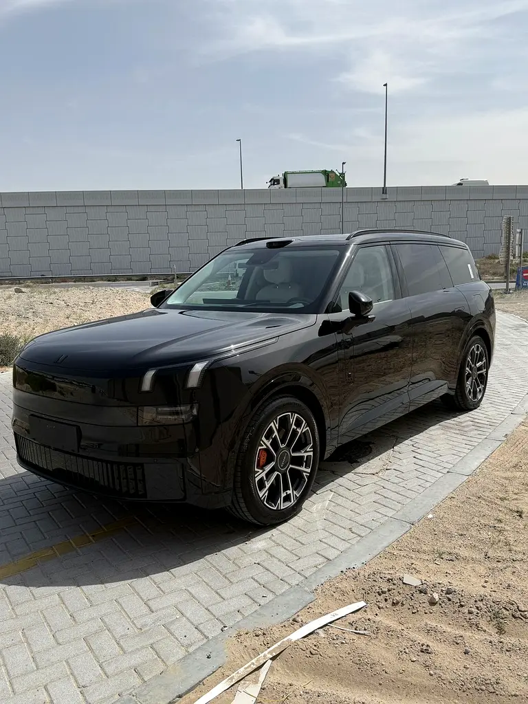 2025 Lynk & Co 900 2.0 Ultra Hybrid SUV with 600 km