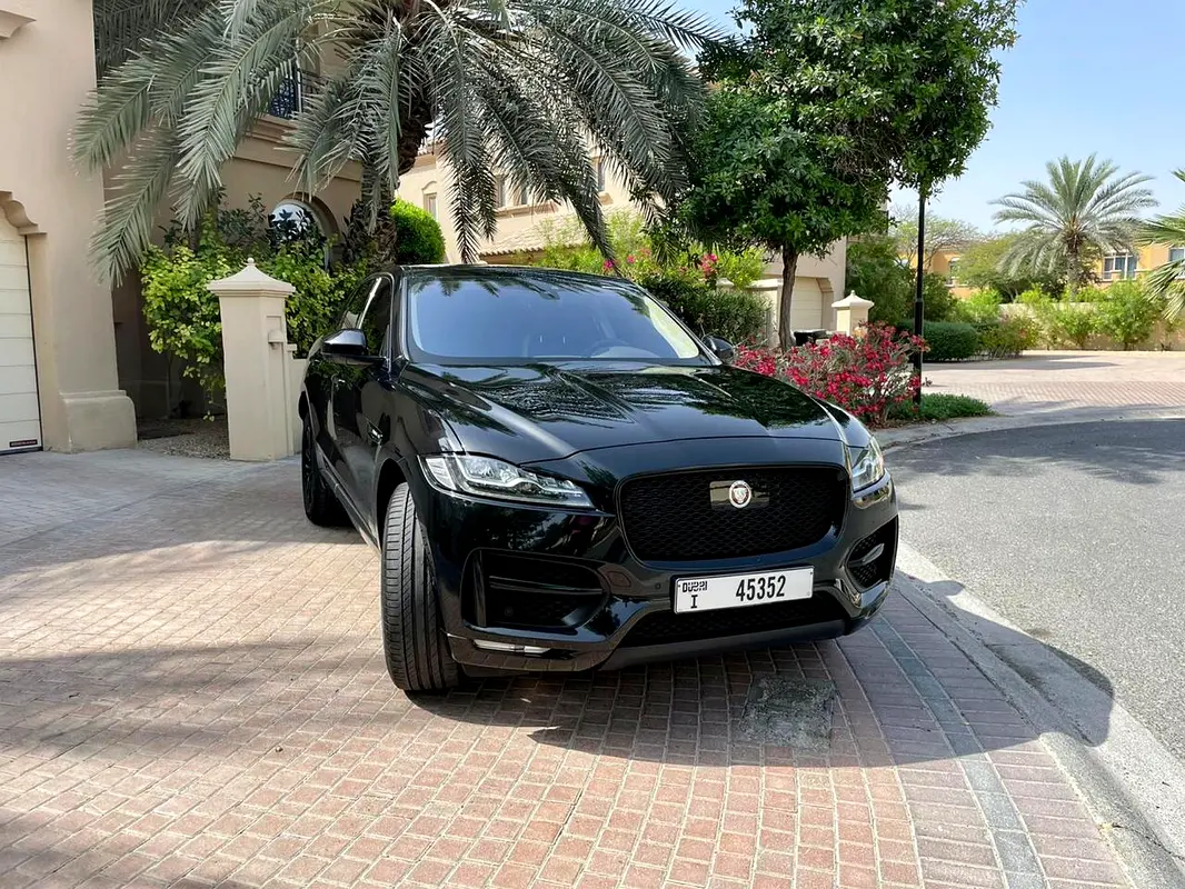 Jaguar F-Pace R-Sport 2.0T GCC Specs -  2020 - Excellent Condition - Full Service History