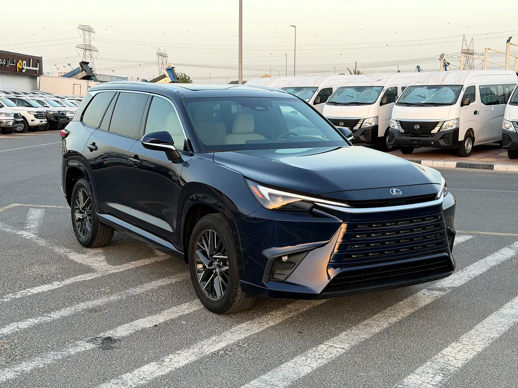 2025 Lexus TX 350 American Specs, 4,486 km, Panoramic Roof