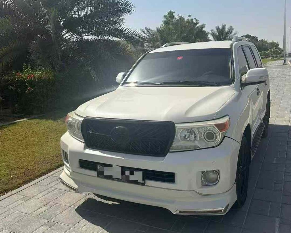 2014 Toyota Land Cruiser 4.6 V8 GCC