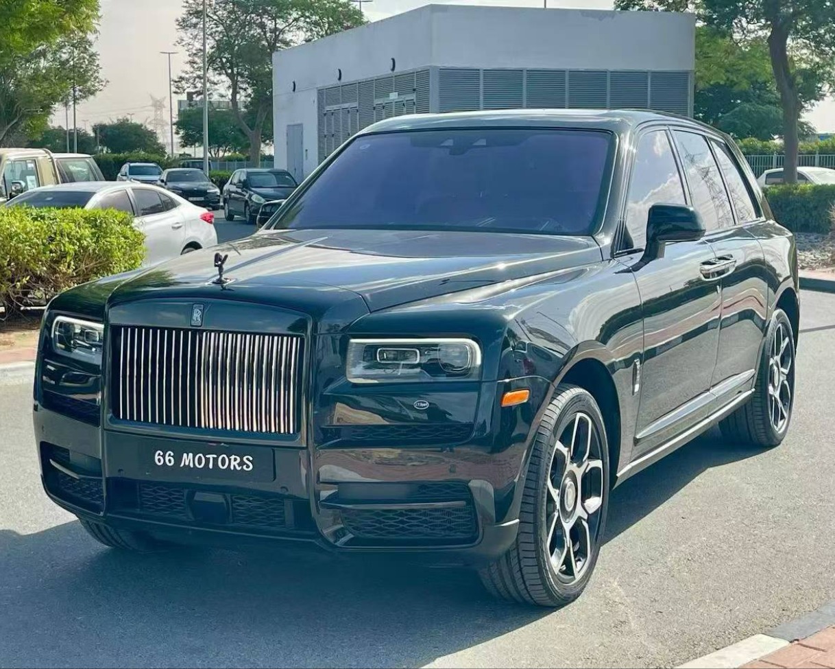 2023 Rolls-Royce Cullinan Black Badge — 2,000 km