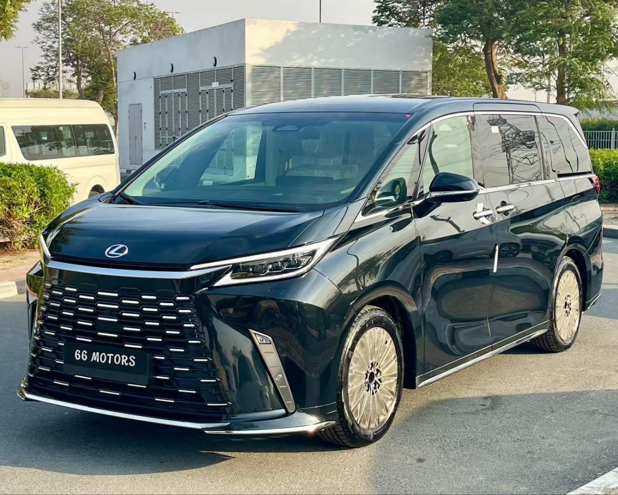 لكزس LM 350h بسبعة مقاعد موديل 2026 — جديدة — 599,900 درهم
