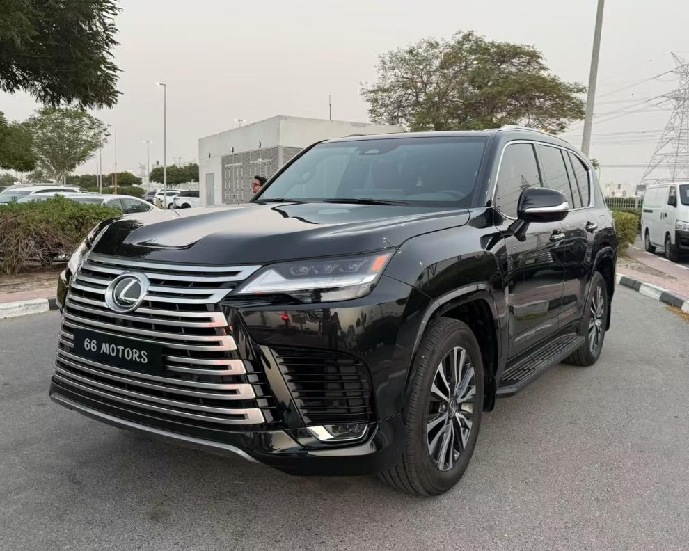 لكزس LX 600 موديل 2025 — 5,000 كم — 450,000 درهم
