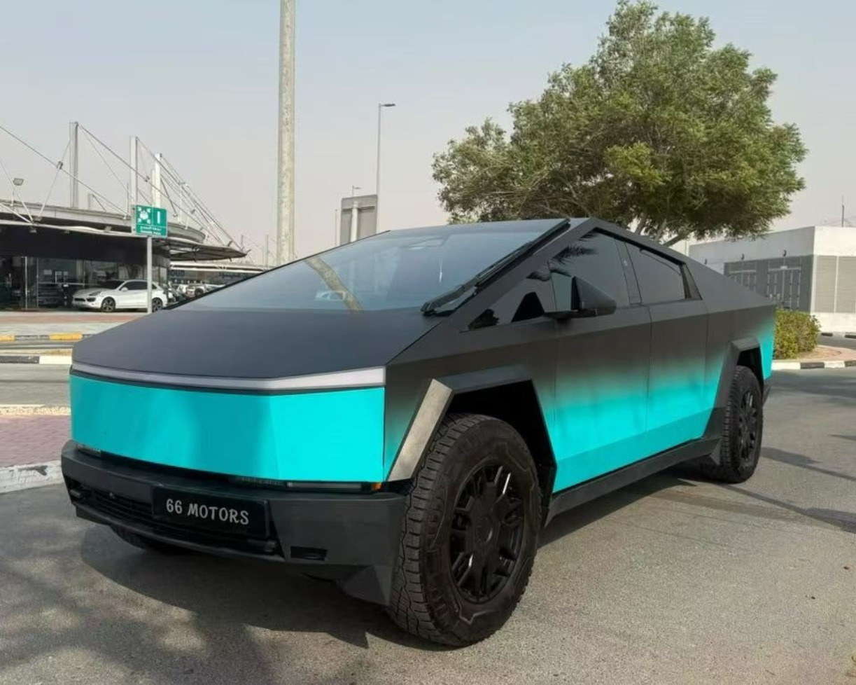 2024 Tesla Cybertruck All-Wheel Drive with 40,000 km