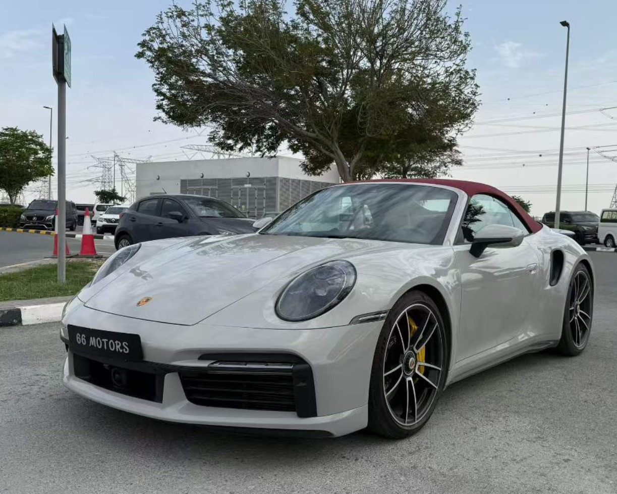 2023 Porsche 911 Carrera S Cabriolet, 36,000 km