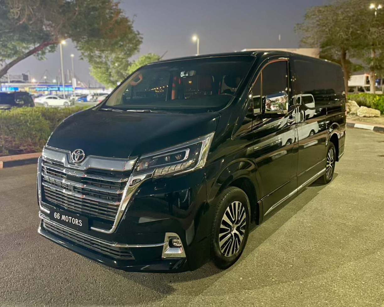 2023 Toyota Granvia 3.5 V6 Premium GCC, 33,000 km