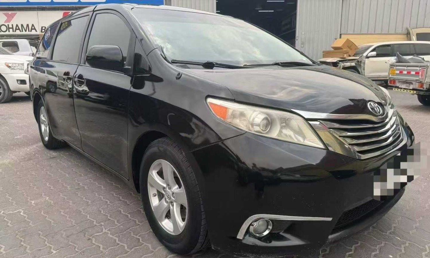 2014 Toyota Sienna LE US Specs, 281,401 miles