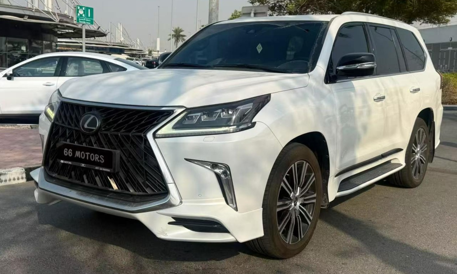 2020 Lexus LX 570 GCC — 168,000 km